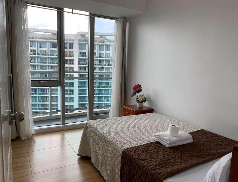 Azure C7 Balcony, Wifi, Near Mall Airport Manila Bagian luar foto